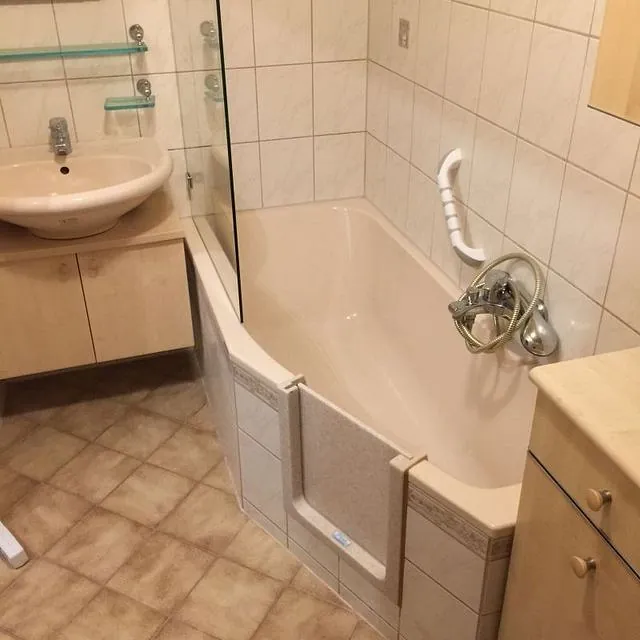 Badewannentür