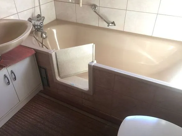 Badewannentür